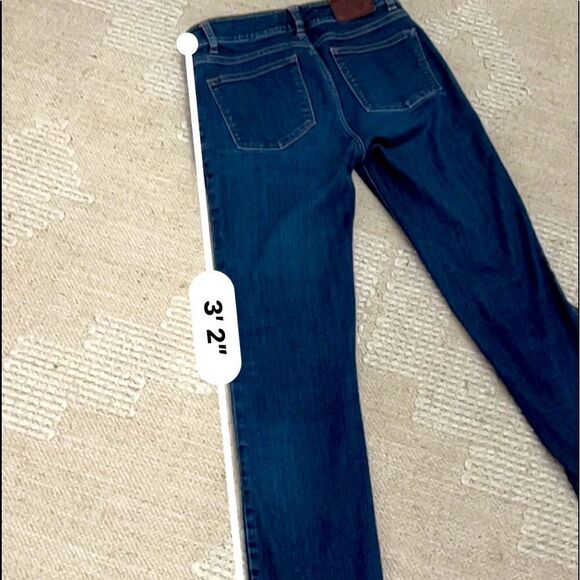 RALPH Lauren Modern Straight Curvy in a size 4 medium wash- never worn- - Picture 7 of 16